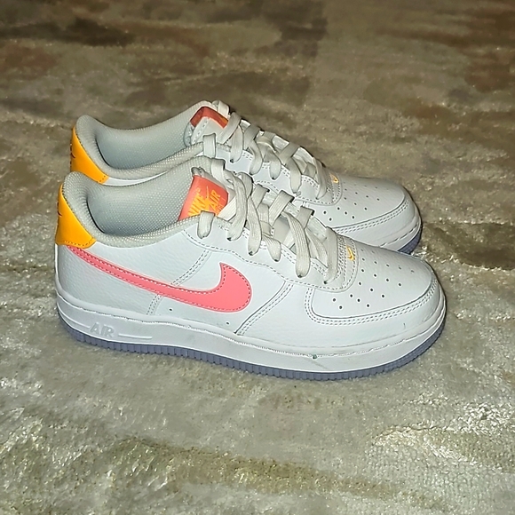 Nike Air Force 1 - Picture 3 of 9